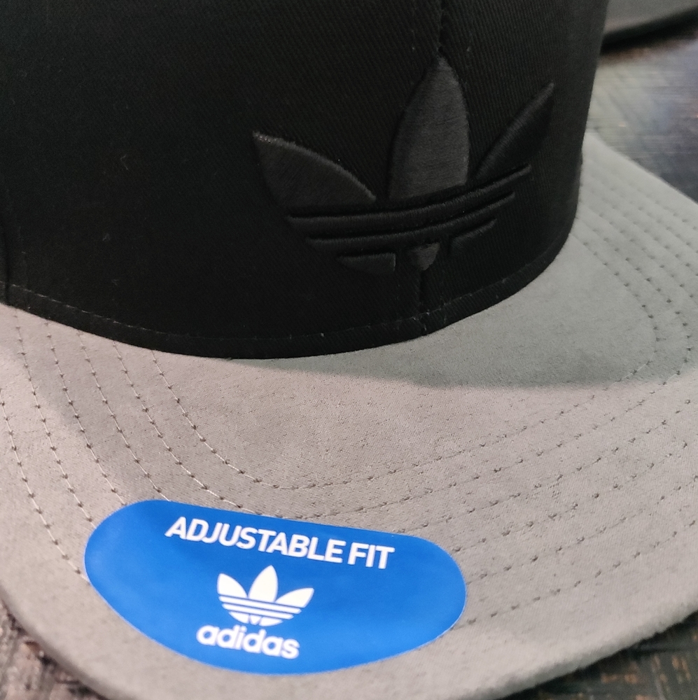 adidas ORIGINAL Trefoil Snapback OSFM